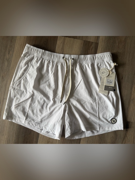 Vuori Other - Vuori Kore Short Lined 5" inch XXL NWT white